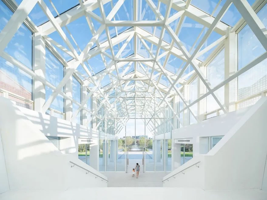 亚傅体育app官网下载另类资产处理公司 Ares 扩租香港置地中环告罗士打大厦办公空间