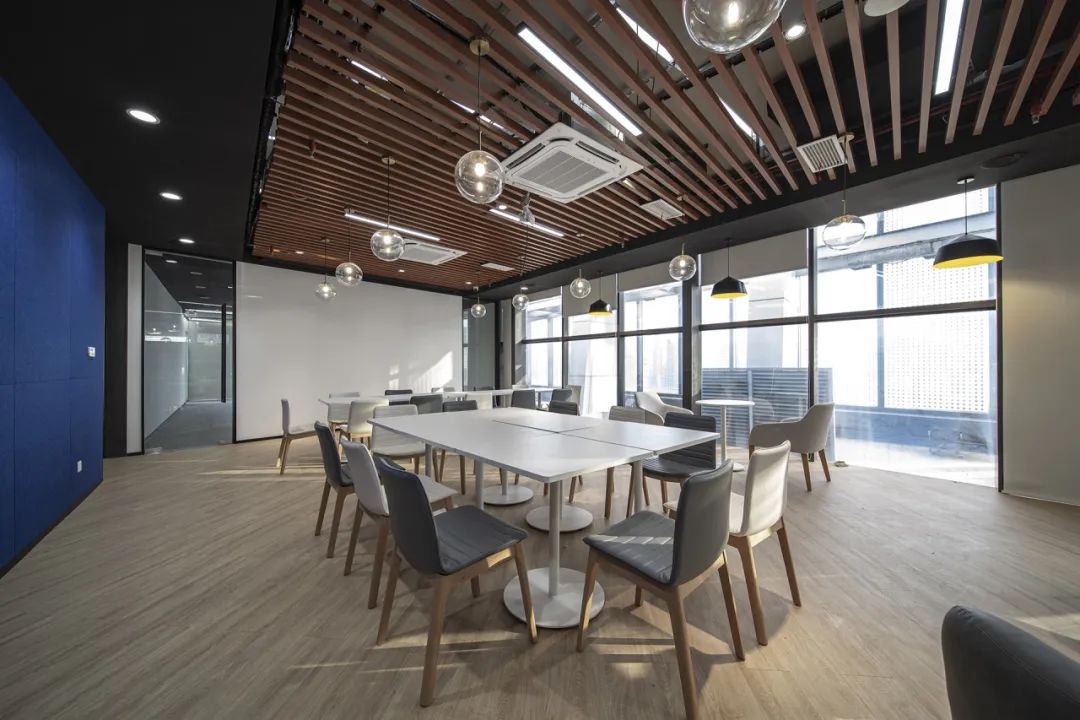 金融科技公司卡方科技办公设计装修 | HTD赫韬办公空间设计 - Press 地产通讯社