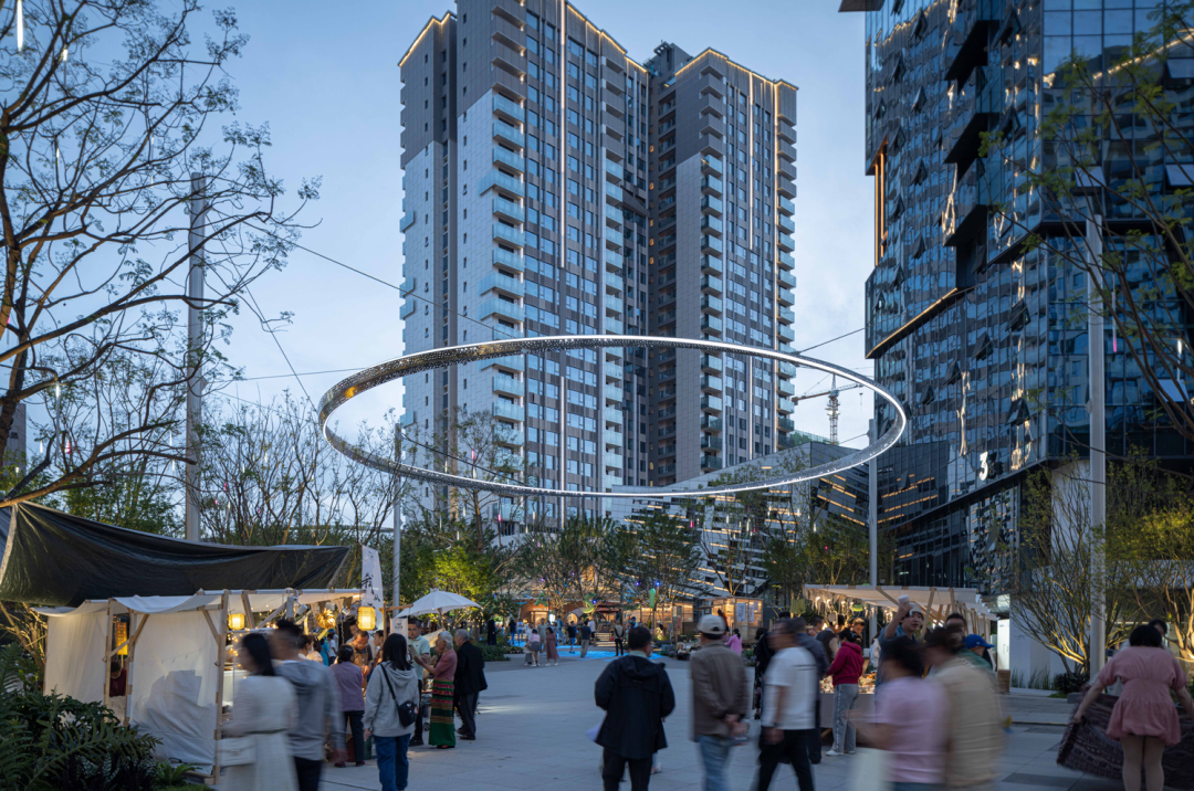 成都万华 · 麓坊中心B馆 · 麓坊街景观设计丨致澜景观 ARCHINA 项目