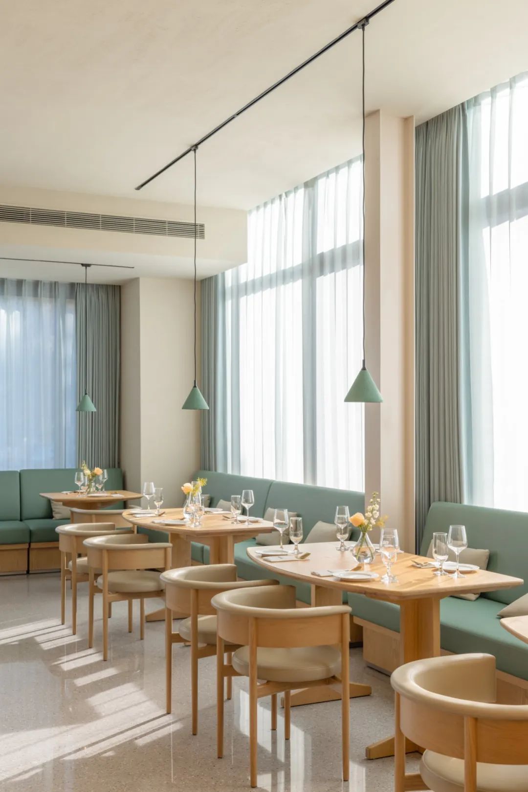 杭州青蜂餐厅 · 三维大厦店 | 杭州观堂室内设计有限公司 - Press 地产通讯社